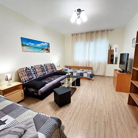 за гости, ж.к. зорница , бл.9 Apartment *