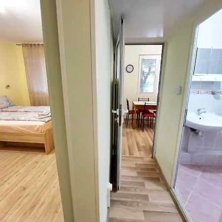 за гости, ж.к. зорница , бл.9 Burgas City