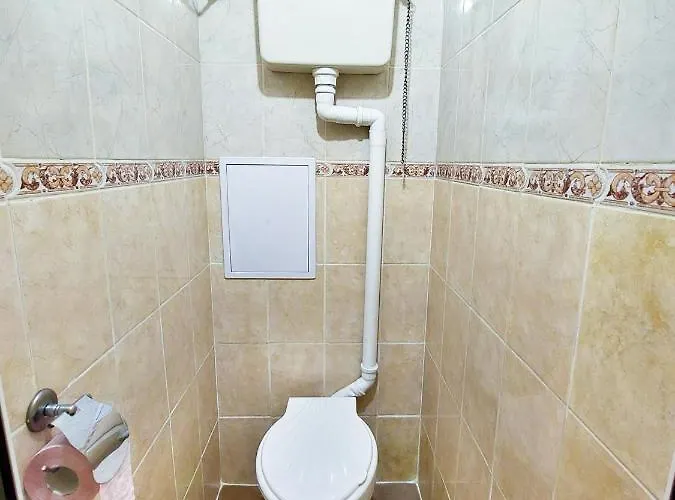 за гости, ж.к. зорница , бл.9 * Burgas City