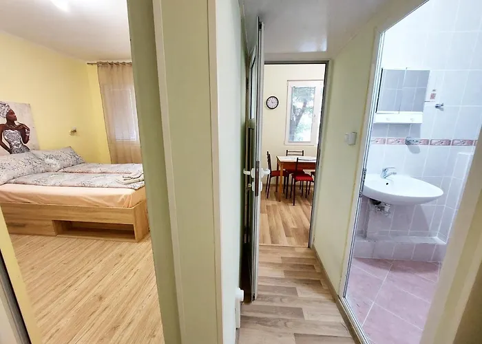 за гости, ж.к. зорница , бл.9 Burgas City